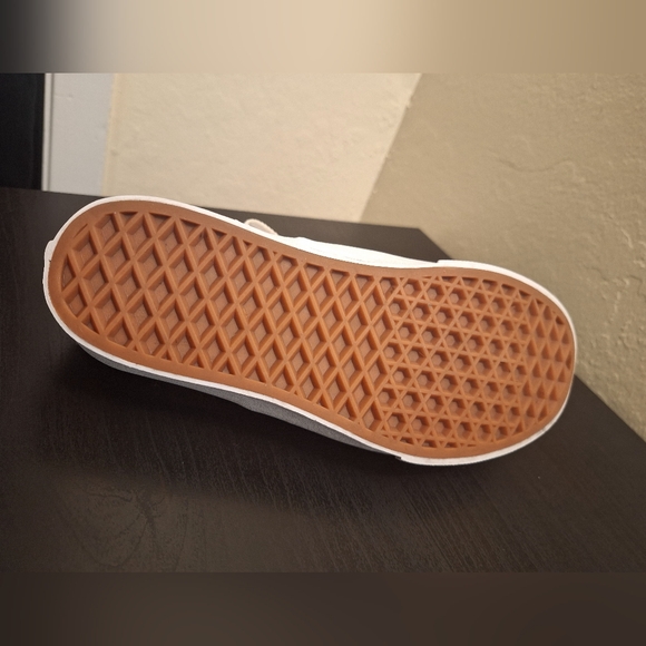 White vans - Picture 4 of 5